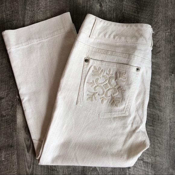 White House Black Market Blanc White Denim Cropped Jeans, size 6 - Picture 2 of 8